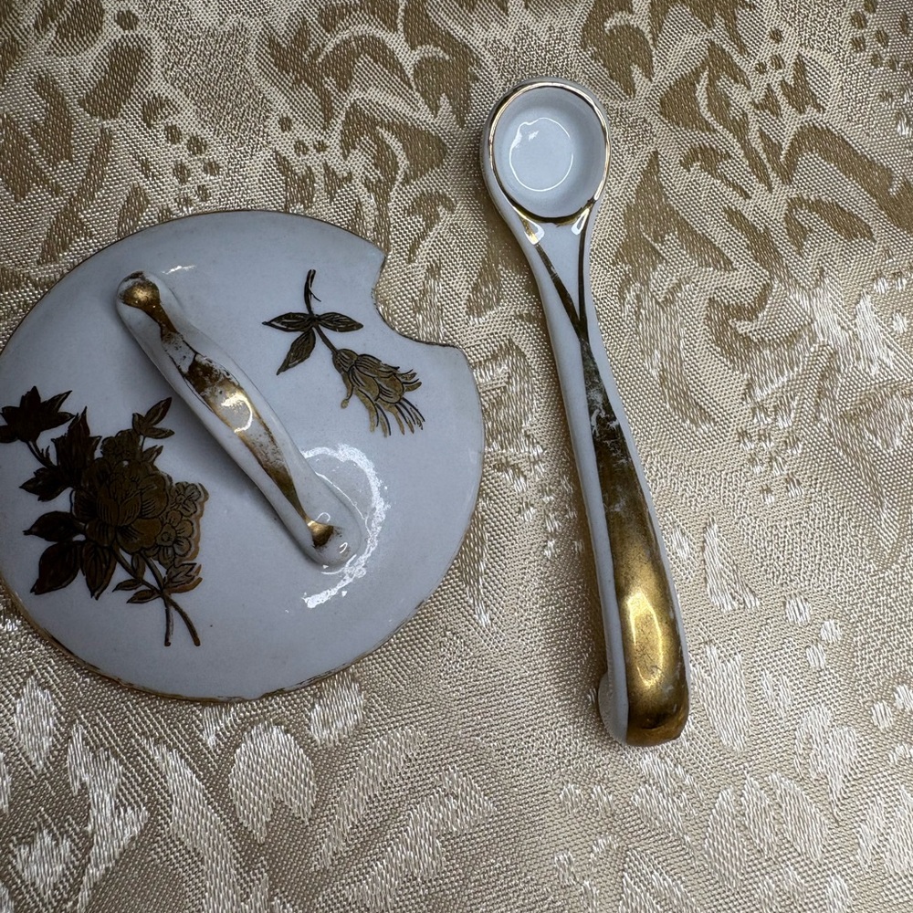 Vintage Porcelain Sugar Bowl Set,Complete With Lid And Matching Small Spoon. - Picture 9 of 11